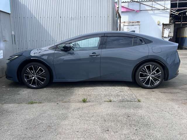 トヨタ プリウス ２．０ Ｚ Ｅ－ＦＯＵＲ ４ＷＤ R5年 (関東) 99
