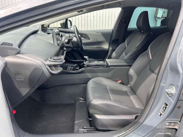 トヨタ プリウス ２．０ Ｚ Ｅ－ＦＯＵＲ ４ＷＤ R5年 (関東) 99