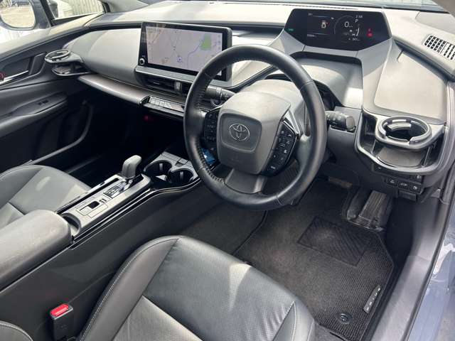 トヨタ プリウス ２．０ Ｚ Ｅ－ＦＯＵＲ ４ＷＤ R5年 (関東) 99