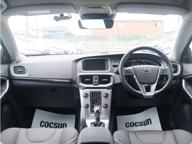 ボルボ Ｖ４０クロスカントリー Ｄ４ ダイナミック エディション ディーゼルターボ H29年 (東海) 99