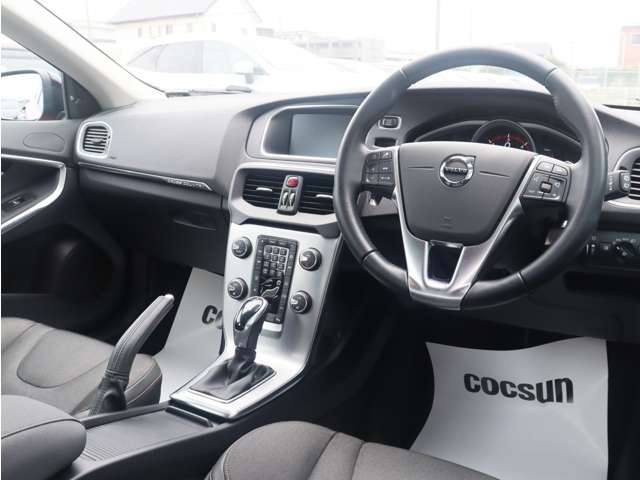 ボルボ Ｖ４０クロスカントリー Ｄ４ ダイナミック エディション ディーゼルターボ H29年 (東海) 99