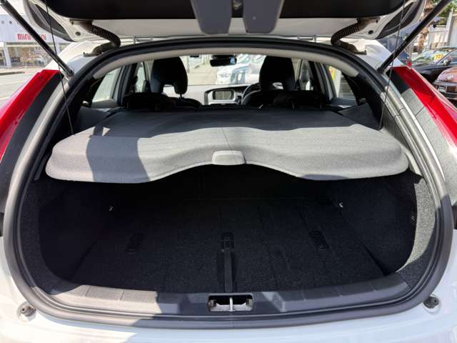 ボルボ Ｖ４０ Ｄ４ モメンタム ディーゼルターボ H28年 (東海) 99