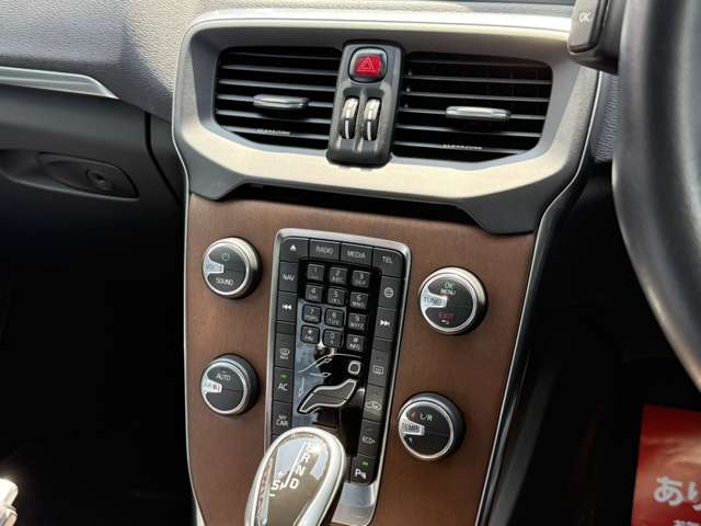 ボルボ Ｖ４０ Ｄ４ モメンタム ディーゼルターボ H28年 (東海) 99