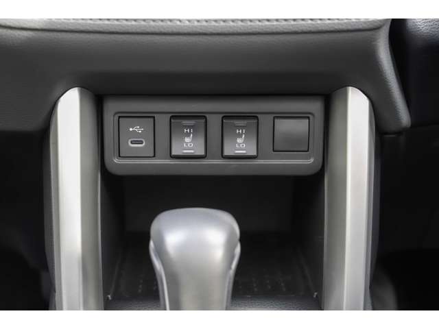 トヨタ カローラクロス　ハイブリッド １．８ ハイブリッド Ｚ Ｅ－ＦＯＵＲ ４ＷＤ R7年 (北海道) 99