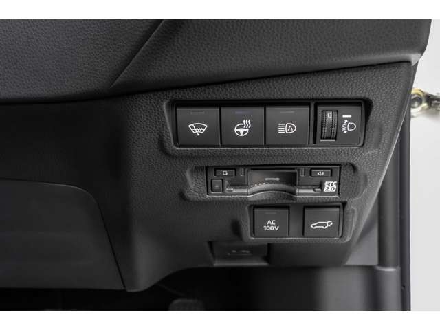 トヨタ カローラクロス　ハイブリッド １．８ ハイブリッド Ｚ Ｅ－ＦＯＵＲ ４ＷＤ R7年 (北海道) 99
