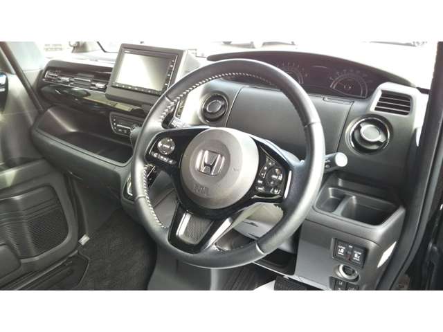 ホンダ Ｎ　ＢＯＸ カスタム ６６０ ＥＸ ターボ R3年 (九州・沖縄) 99