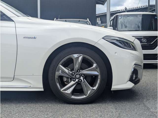 トヨタ クラウン　ハイブリッド ハイブリッド ２．５ ＲＳ R1年 (中国) 99