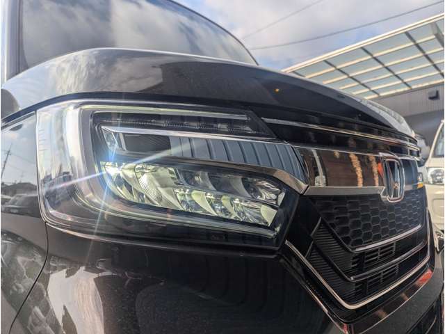 ホンダ Ｎ　ＢＯＸ カスタム ６６０ Ｇ Ｌ ホンダセンシング ４ＷＤ R1年 (中国) 99