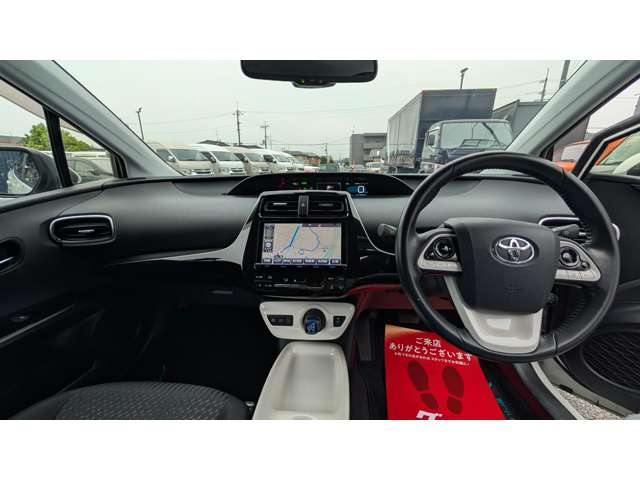 トヨタ プリウス １．８ Ａ H28年 (中国) 99