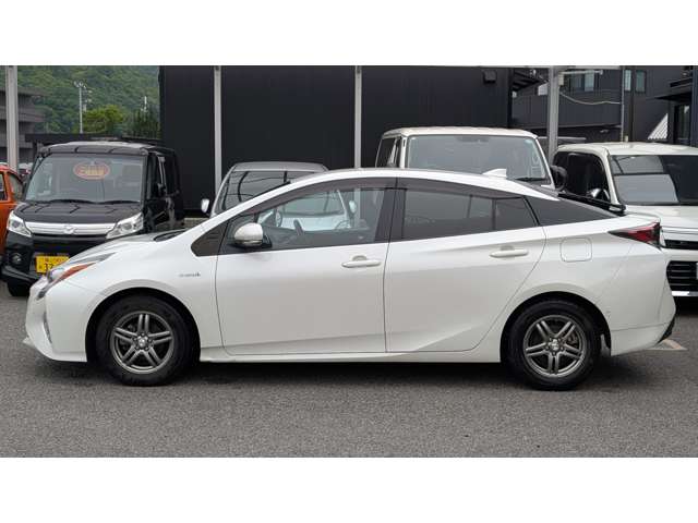 トヨタ プリウス １．８ Ａ H28年 (中国) 99