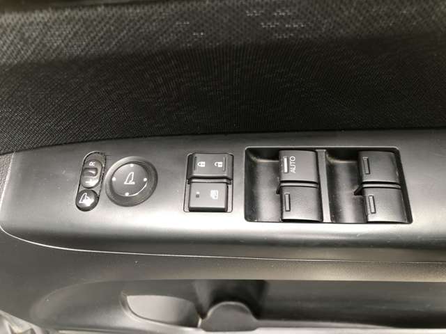 ホンダ Ｎ　ＢＯＸ ６６０ カスタムＧ ＳＳパッケージ H25年 (近畿) 99