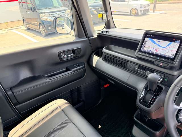 ホンダ Ｎ　ＢＯＸ カスタム ６６０ コーディネートスタイル ２トーン R6年 (近畿) 99