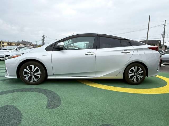 トヨタ プリウスＰＨＶ １．８ Ｓ R1年 () 99