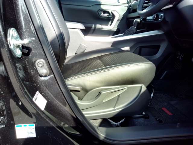ダイハツ ロッキー １．０ プレミアム Ｇ ４ＷＤ R6年 () 99