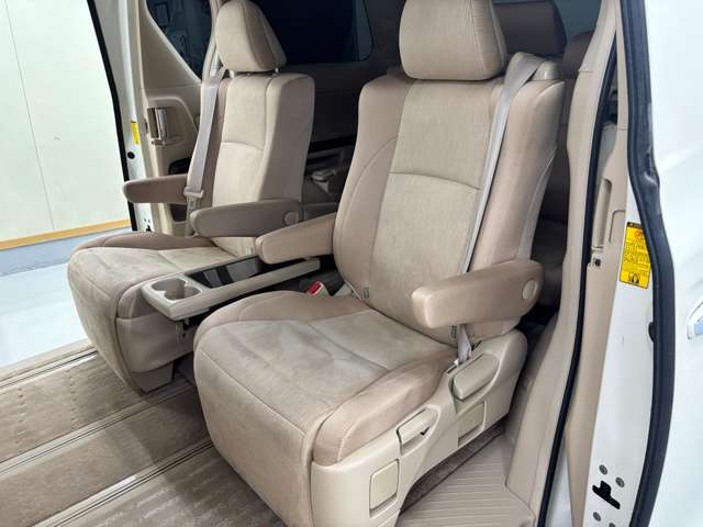 トヨタ アルファード　ハイブリッド ２．４ Ｇ ４ＷＤ H24年 (近畿) 99