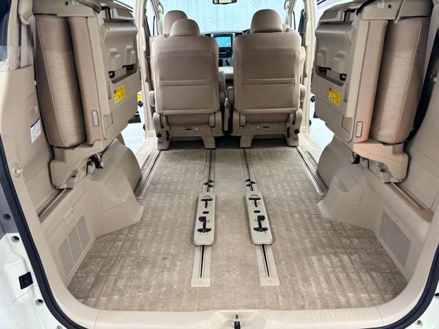 トヨタ アルファード　ハイブリッド ２．４ Ｇ ４ＷＤ H24年 (近畿) 99
