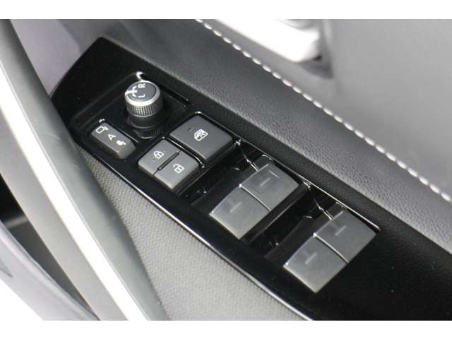 トヨタ カローラ １．８ ハイブリッド Ｇ R5年 (関東) 99