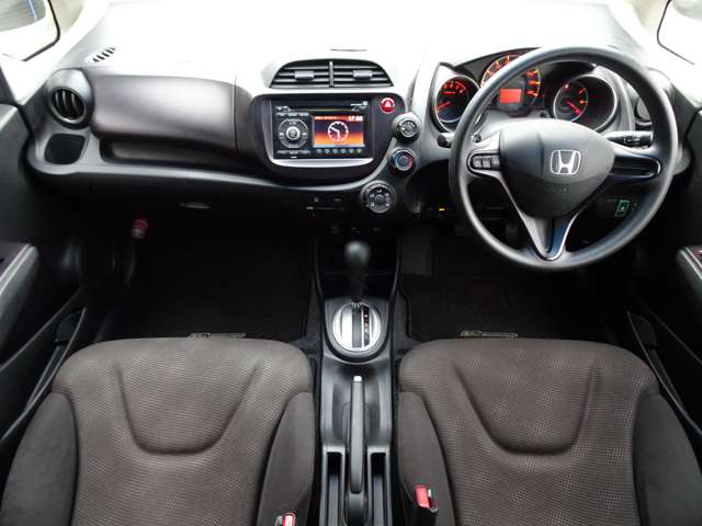 ホンダ フィット １．３ Ｇ １０ＴＨアニバーサリーＩＩ H24年 (関東) 99