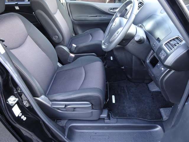 日産 セレナ ２．０ ハイウェイスター Ｓ－ＨＹＢＲＩＤ H25年 (関東) 99