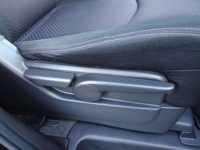 日産 セレナ ２．０ ハイウェイスター Ｓ－ＨＹＢＲＩＤ H25年 (関東) 99