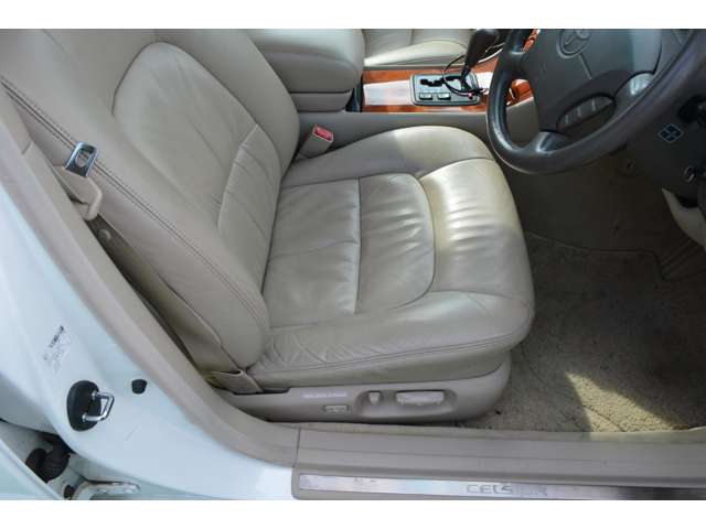 トヨタ セルシオ ４．０ Ｃ仕様 H12年 (東海) 99