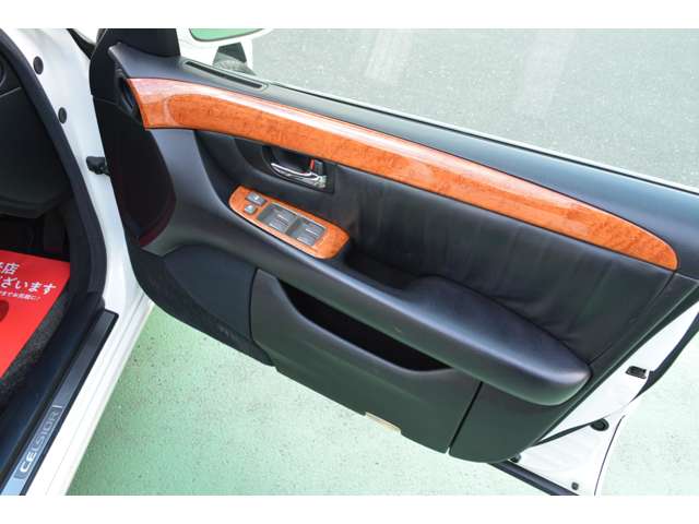 トヨタ セルシオ ４．３ Ａ仕様 ＥＲバージョン H13年 (東海) 99