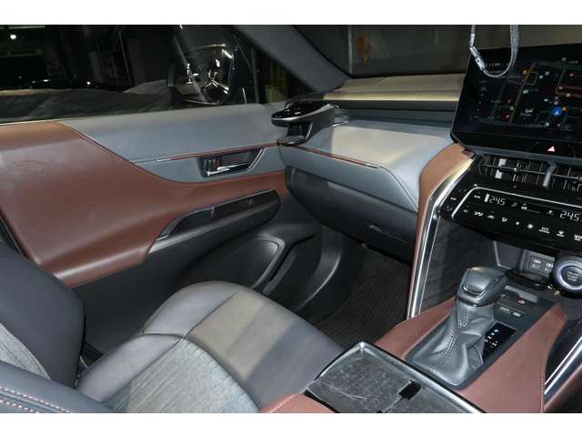 トヨタ ハリアー ＧＲエアロ装着 レイズホイール装着 R5年 (関東) 99