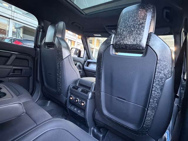 ランドローバー ディフェンダー １１０ オクタ エディション ワン ４．４Ｌ Ｐ６３５ ４ＷＤ R7年 (関東) 99