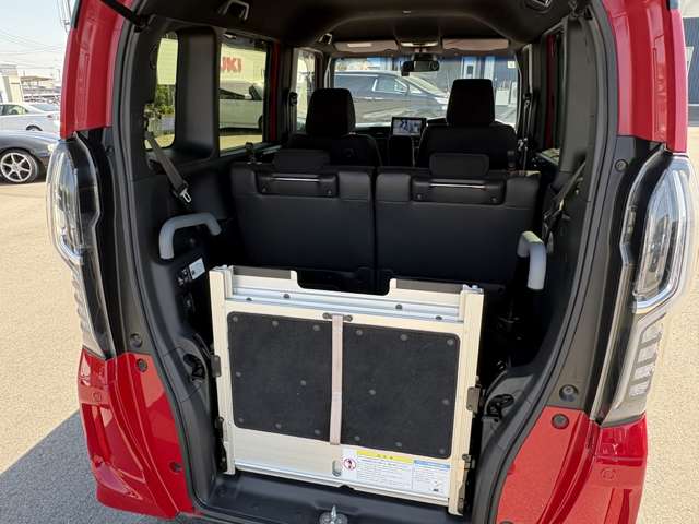 ホンダ Ｎ　ＢＯＸ カスタム ６６０ Ｇ スロープ Ｌ ホンダセンシング 車イス専用装備装着車 ４ＷＤ R1年 (九州・沖縄) 99
