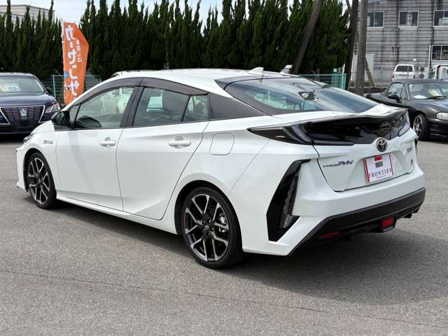 トヨタ プリウスＰＨＶ １．８ Ｓ ＧＲ スポーツ R1年 (九州・沖縄) 99