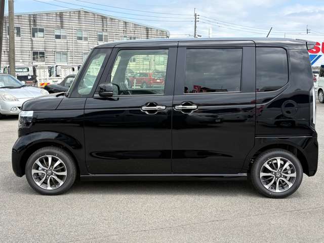 ホンダ Ｎ　ＢＯＸ カスタム ６６０ R8年 (九州・沖縄) 99