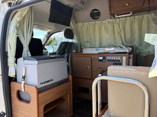 トヨタ ハイエースバン スーパーＧＬキャンピング仕様車 R2年 (九州・沖縄) 99