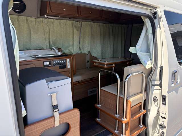 トヨタ ハイエースバン スーパーＧＬキャンピング仕様車 R2年 (九州・沖縄) 99