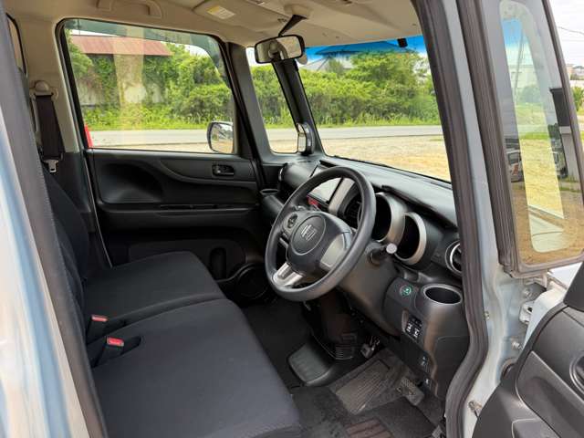 ホンダ Ｎ　ＢＯＸ ６６０ カスタムＧ ＳＳパッケージ H25年 (東海) 99
