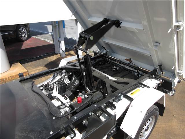 ダイハツ ハイゼットトラック 多目的ダンプ 電動 ４ＷＤ ５Ｆ R7年 (関東) 99