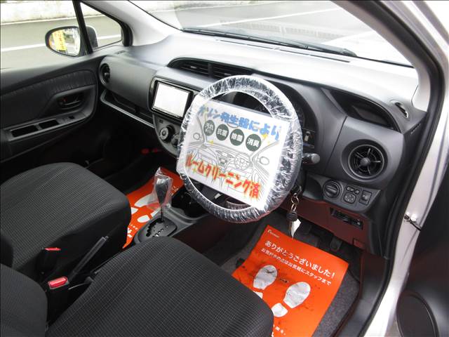 トヨタ ヴィッツ １．０ Ｆ スマートストップパッケージ H29年 (関東) 99