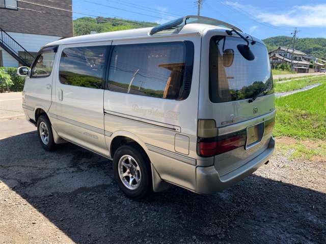 トヨタ ハイエースワゴン ３．０ スーパーカスタムＧ リビングサルーンＥＸ ディーゼルターボ ４ＷＤ H13年 () 99