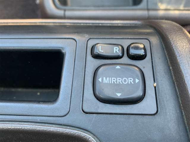 トヨタ ハイエースワゴン ３．０ スーパーカスタムＧ リビングサルーンＥＸ ディーゼルターボ ４ＷＤ H13年 () 99