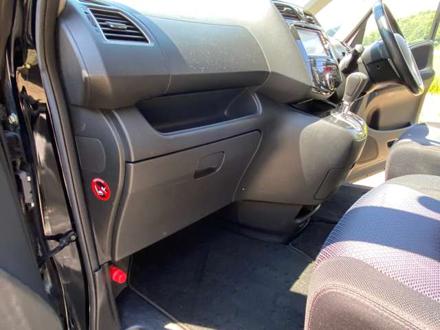 日産 セレナ ２．０ ハイウェイスター Ｓ－ＨＹＢＲＩＤ H25年 () 99
