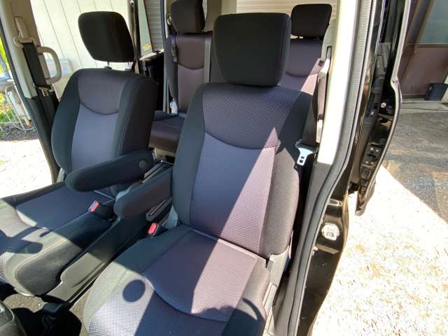 日産 セレナ ２．０ ハイウェイスター Ｓ－ＨＹＢＲＩＤ H25年 () 99