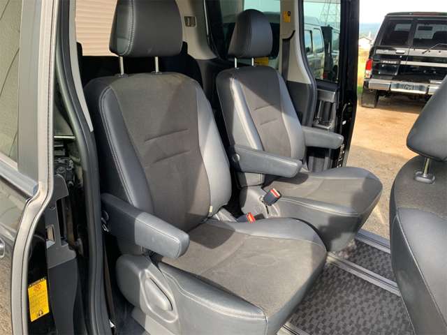 トヨタ ヴォクシー ２．０ ＺＳ 煌Ｚ ４ＷＤ H25年 () 99
