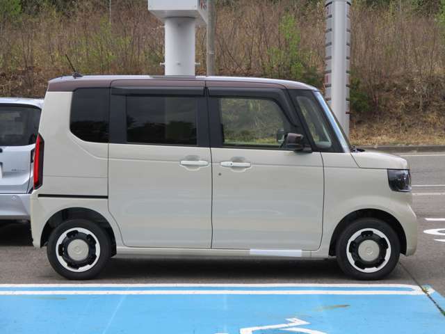 ホンダ Ｎ　ＢＯＸ ６６０ ファッションスタイル ２トーン ４ＷＤ R8年 (東北) 99