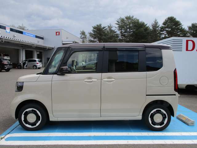ホンダ Ｎ　ＢＯＸ ６６０ ファッションスタイル ２トーン ４ＷＤ R8年 (東北) 99