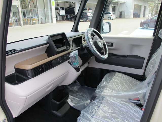 ホンダ Ｎ　ＢＯＸ ６６０ ファッションスタイル ２トーン ４ＷＤ R8年 (東北) 99