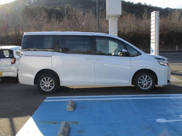 トヨタ ヴォクシー ２．０ Ｘ ４ＷＤ H30年 (東北) 99