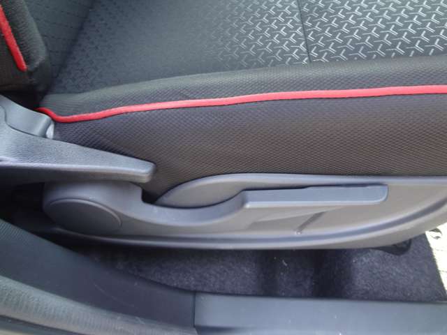 トヨタ ライズ １．０ Ｚ ４ＷＤ R2年 () 99