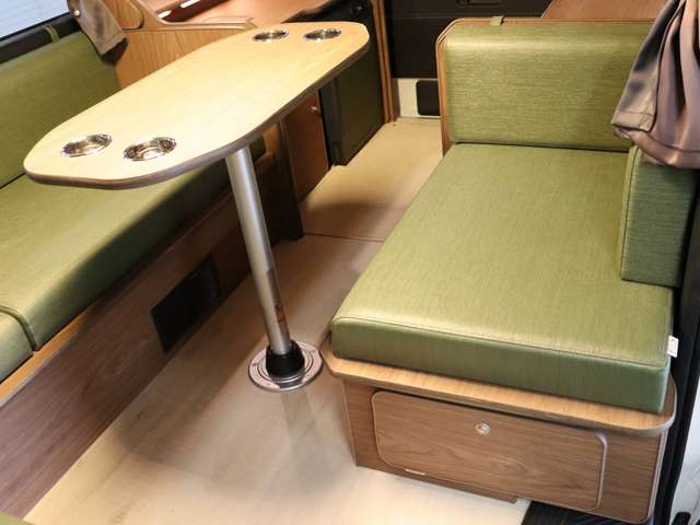 トヨタ ハイエースバン キャンピング R4年 (北海道) 99