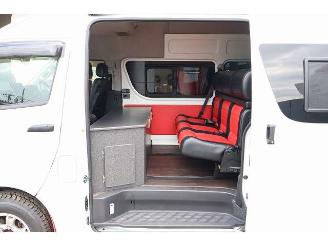 トヨタ ハイエースバン キャンピングカーファンクション製トランポ R1年 (東北) 99