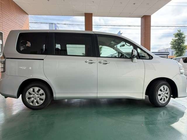 トヨタ ヴォクシー ２．０ Ｘ H25年 (関東) 99