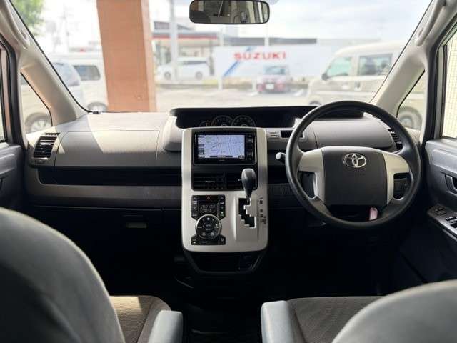 トヨタ ヴォクシー ２．０ Ｘ H25年 (関東) 99